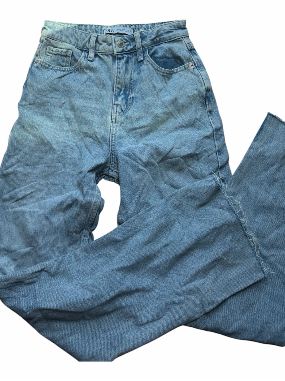 NWOT Zara Women’s Light Blue Relaxed Denim Jeans